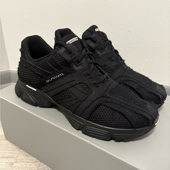 Balenciaga - Picture 1 of 3